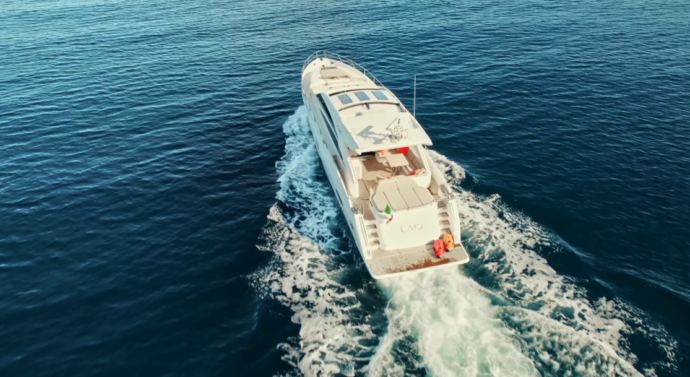 J’ai loué un yacht à Saint-Tropez pour une journée