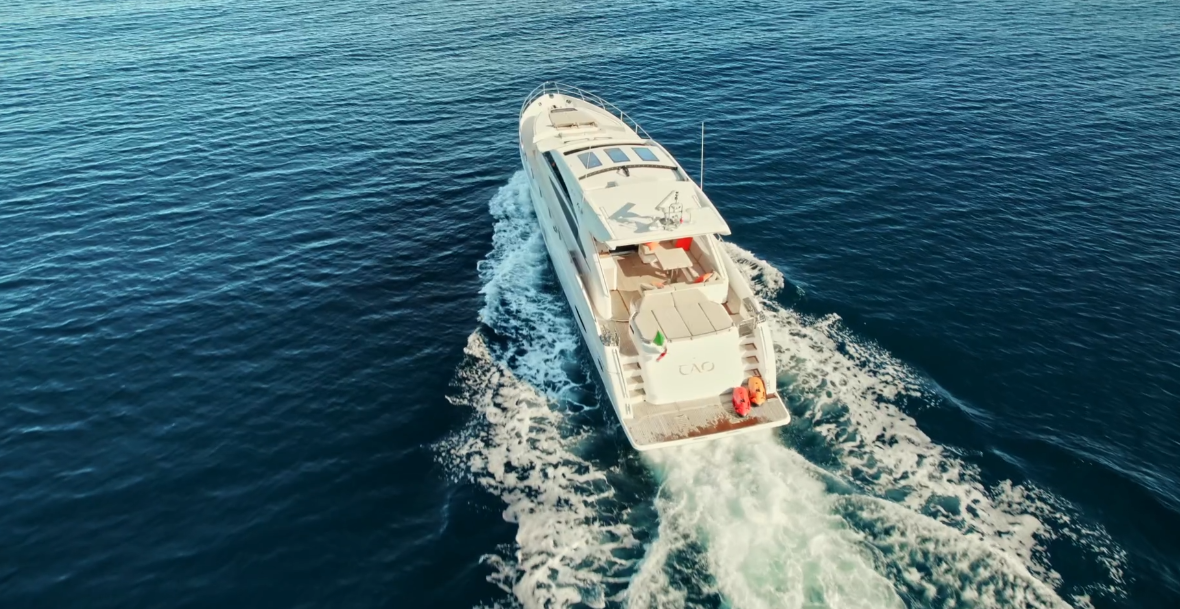 J’ai loué un yacht à Saint-Tropez pour une journée