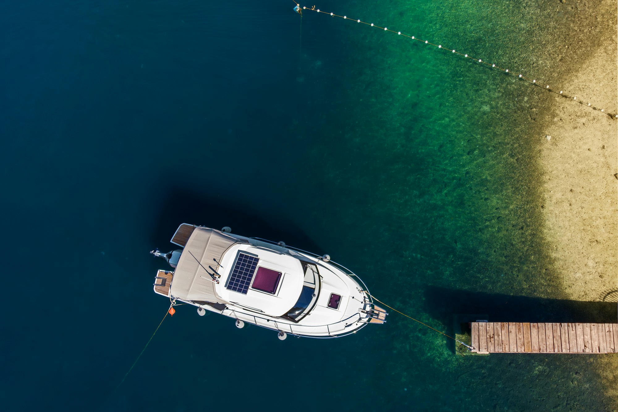 Journée entre amis : et si on louait un bateau à Saint-Tropez ?